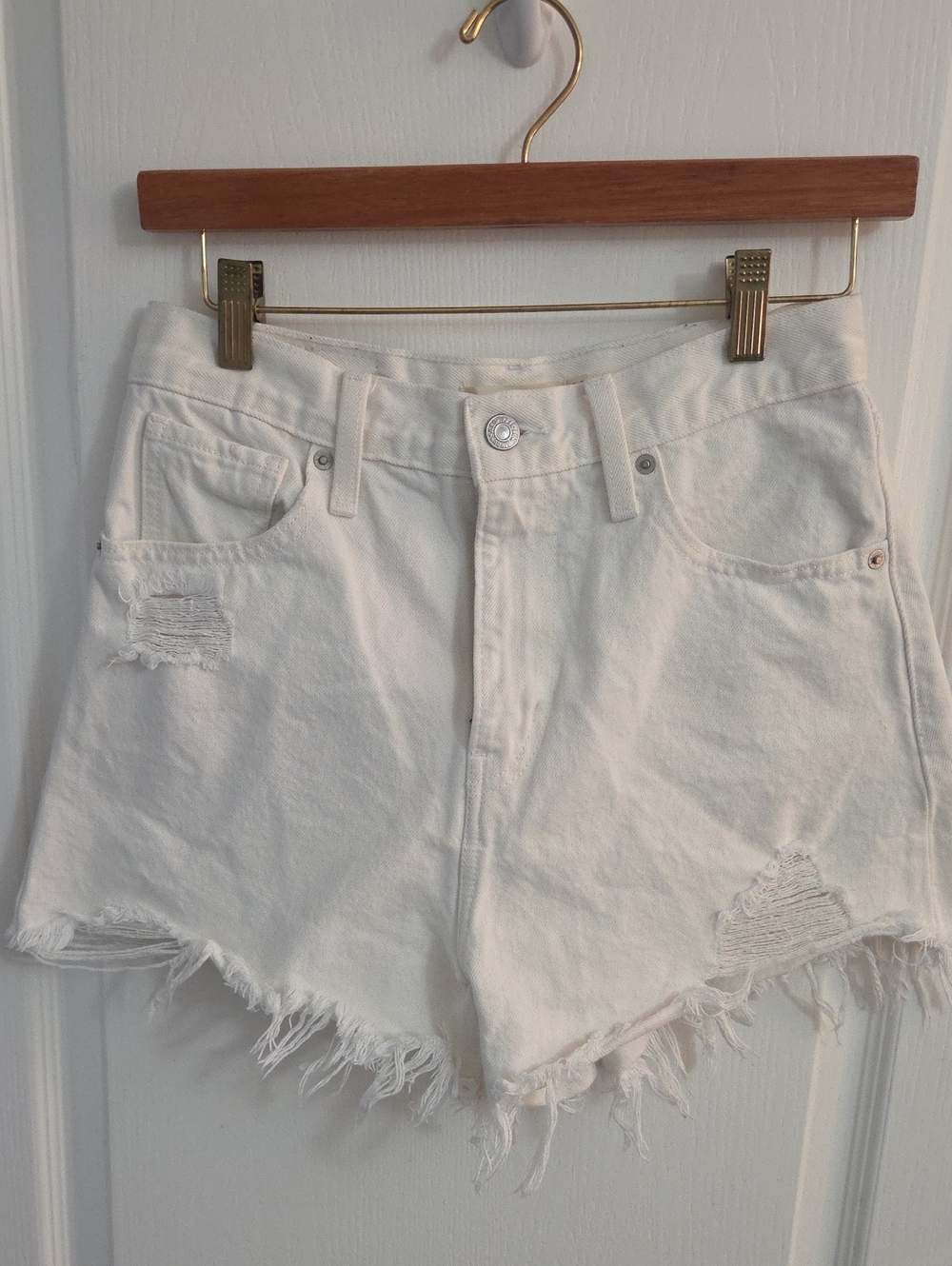 Levi's White Frayed Hem Women’s Denim Shorts Womens 26